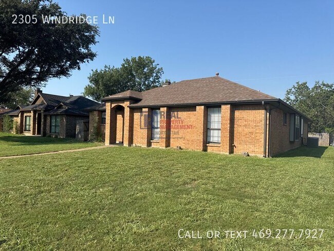 Building Photo - 2305 Windridge Ln