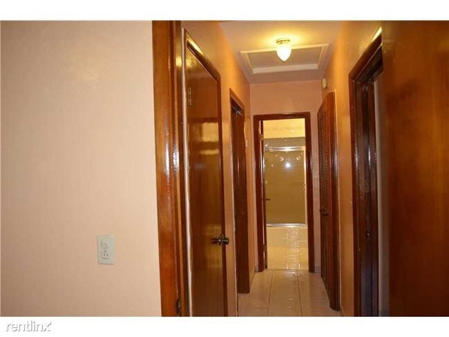 Building Photo - 1262 SW 15th St