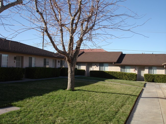 Building Photo - 15050 Sequoia Ave