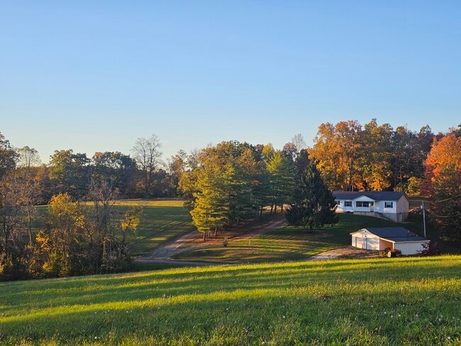 Building Photo - 559 Robert Kelly Rd