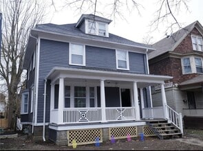 Building Photo - 119 Hobart St