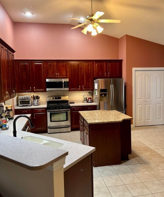 Building Photo - 120 Winding River Dr