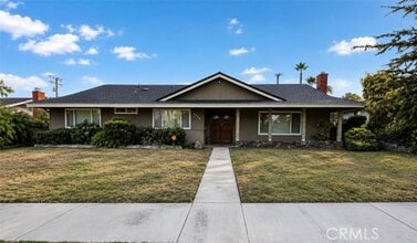 Building Photo - 1753 N San Antonio Ave