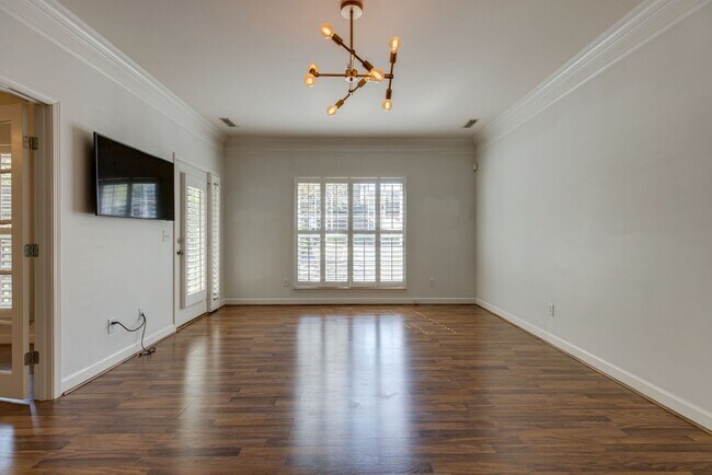 Building Photo - Spacious 1 Bed/ 1 Bath Condo in Melrose-Wa...
