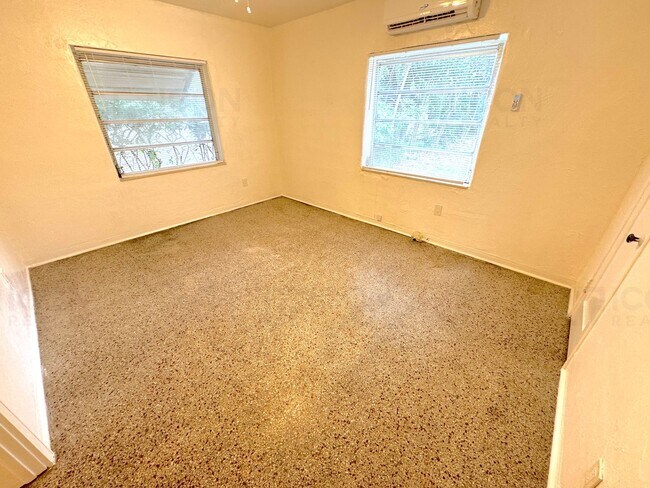 Foto del edificio - 501 SE 12th Ct