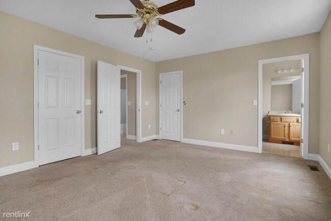Building Photo - 3 br, 2.5 bath House - 138 Marathon Way