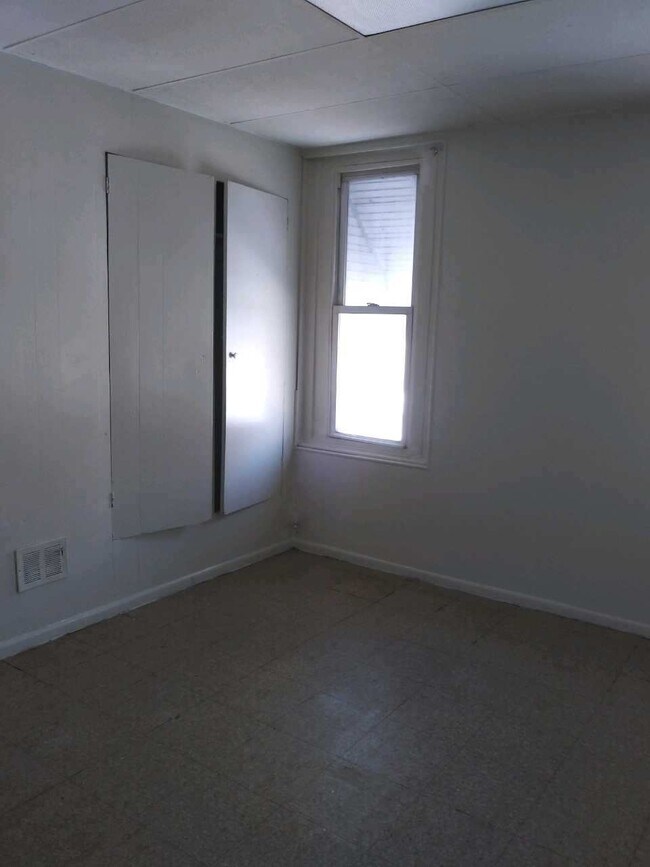 Building Photo - 3120 Weymouth St