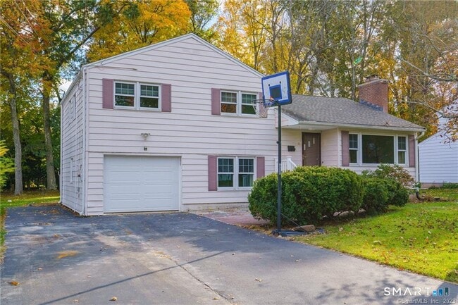 Building Photo - 33 Sky View Dr