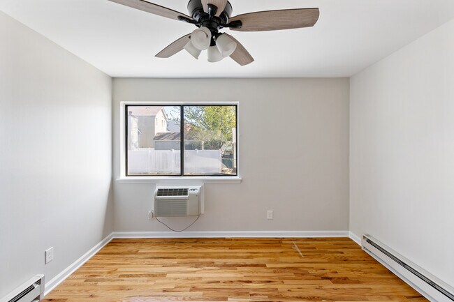 Foto del edificio - M.C Highland Apartments