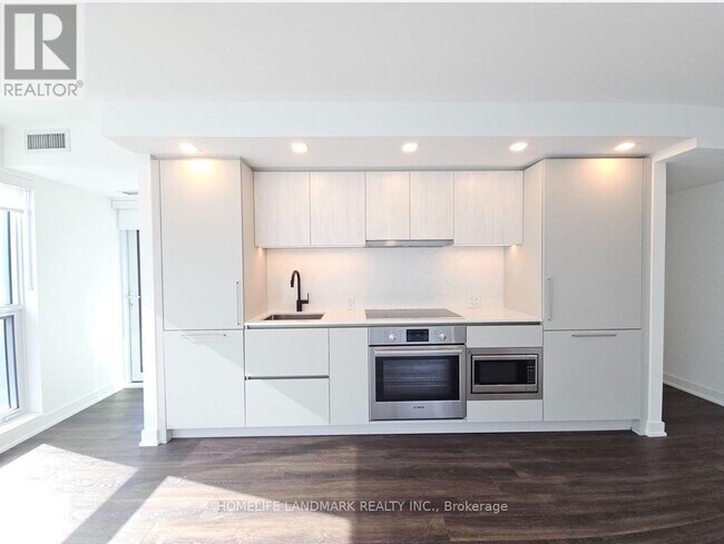 Building Photo - 609 Sherbourne St