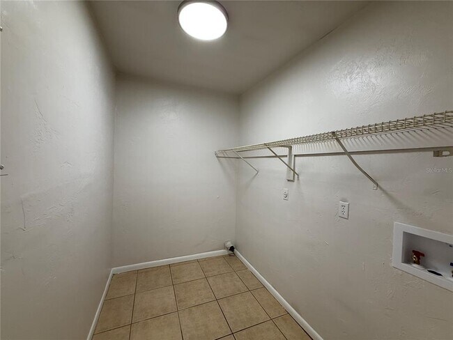 Foto del edificio - 6104 SW 12 Pl