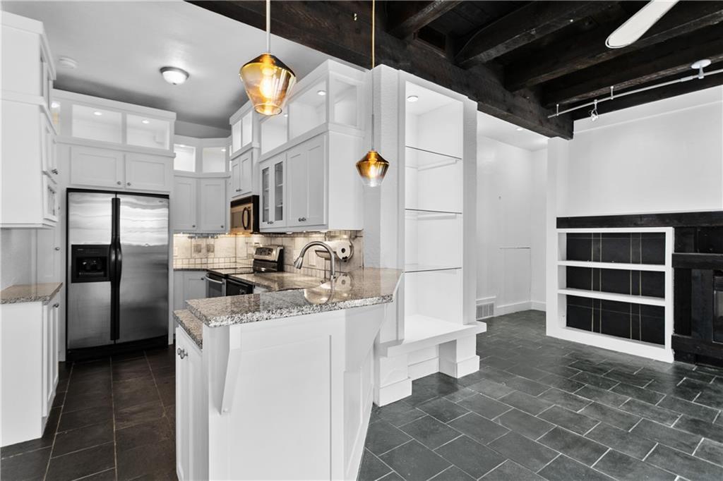Foto principal - 1111 W 46th St #24