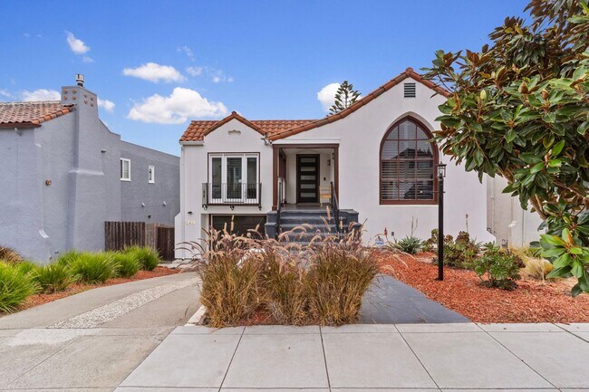 Building Photo - Recently Remodeled 4 Bed, 2 Bath Millbrae ...
