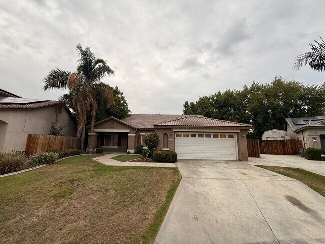 Building Photo - Spacious 4-Bedroom Home in Terra Vista