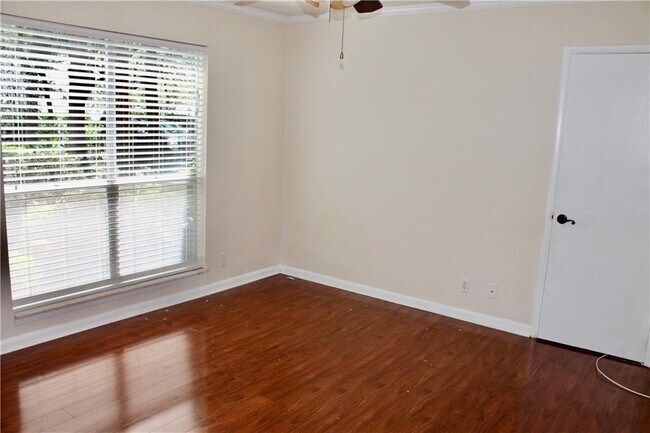 Building Photo - 800 Mallery St