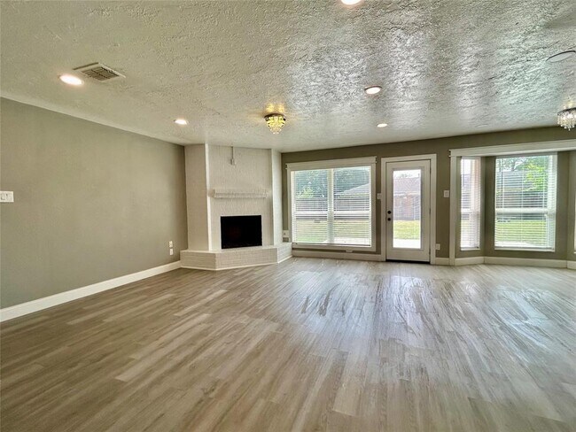 Foto del edificio - 1808 Sleepy Creek Way