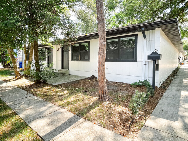 Building Photo - 712 Angelina Ln