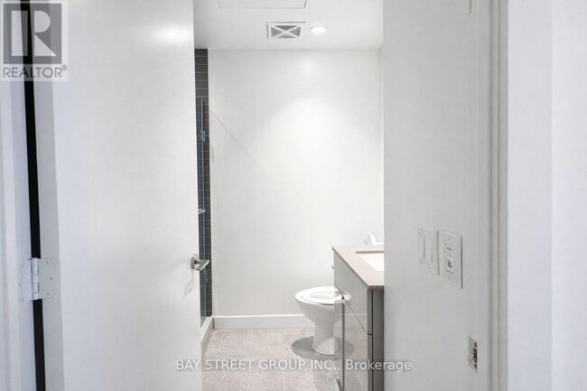 Building Photo - 7 Grenville St
