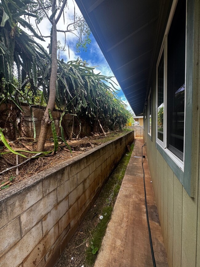 Building Photo - 94-227-227 Lehoula Pl