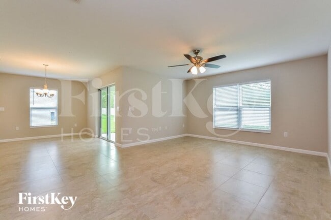 Foto del edificio - 481 Earhart Dr