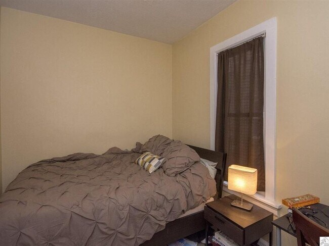 Foto del edificio - AVAILABLE April! - 4 Bed, 2 Bath Bright & Spacious Home