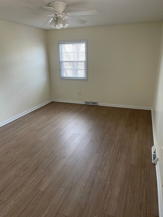 Foto del edificio - HUGE 1.57 acre lot! Great Waxhaw location!...