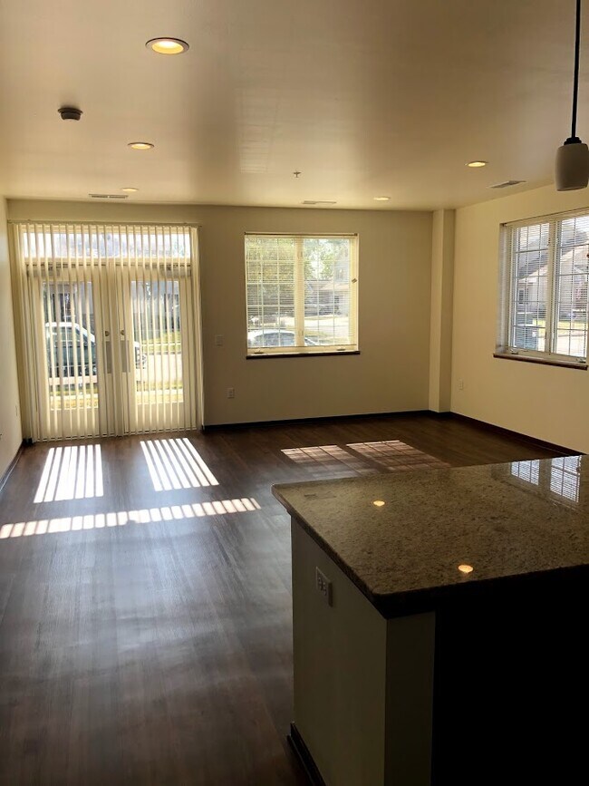 The Commons of Foxboro Apartments Oregon, WI