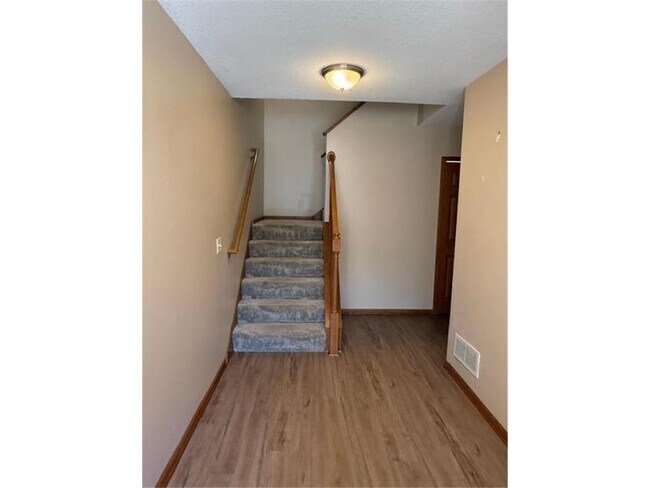 Foto del edificio - 6886 Meadow Grass Ln S