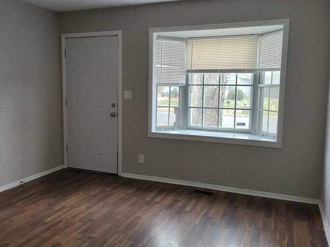 Building Photo - 4000 W Brighton Ave