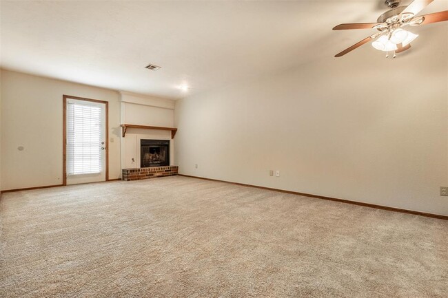 Building Photo - 231 Barrett Pl