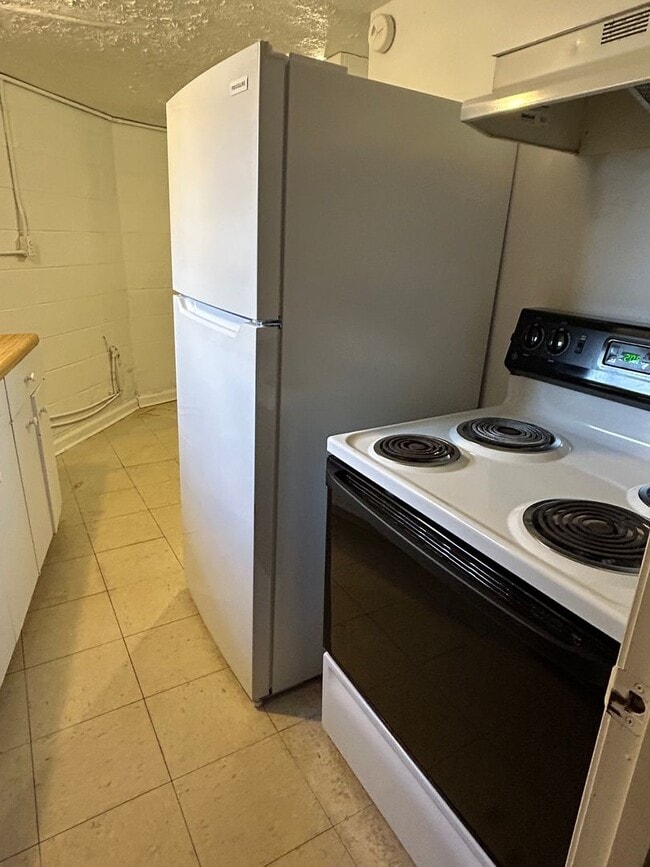 Building Photo - 2345 Cobbs St