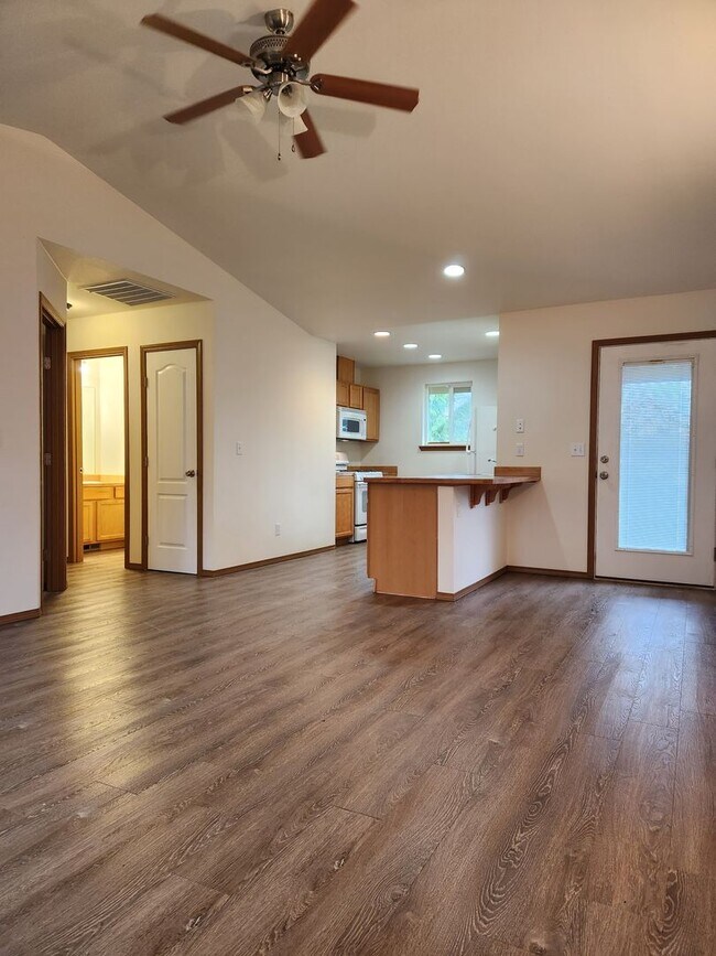 Foto del edificio - 240 Poplar St