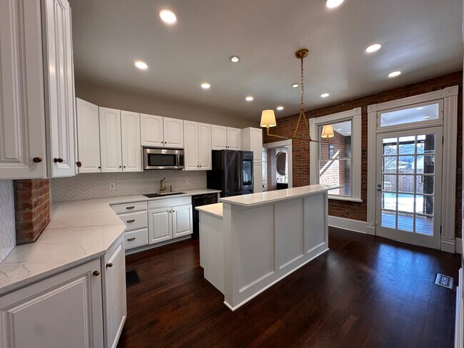 Building Photo - 67 E Mithoff St