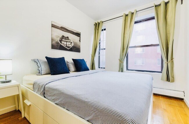 Foto del edificio - 291 East 3rd Street