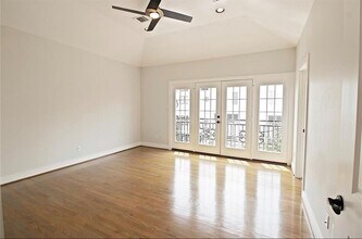 Building Photo - 2736 Cortlandt St