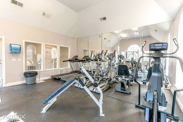 Foto del edificio - 8600 Woodway Dr
