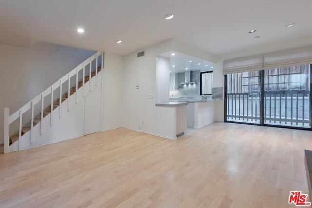 Building Photo - 945 21st St