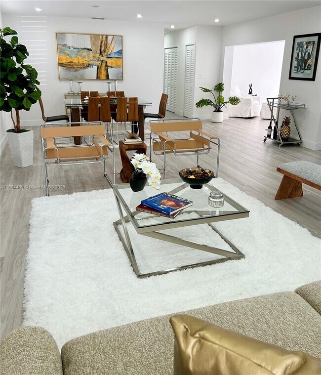 Foto del edificio - 845 Ludlam Dr