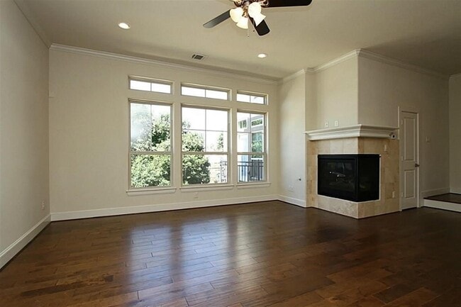 Foto del edificio - 1815 Oakdale St