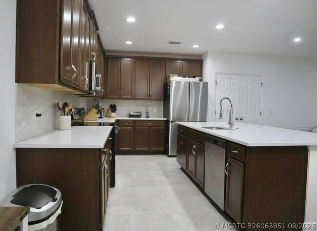 Foto del edificio - 260 Hamlet Lp