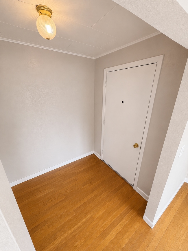 Building Photo - 540 10th St