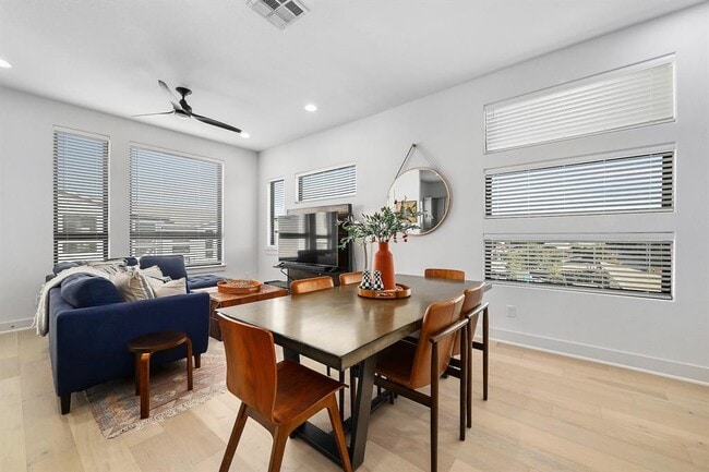 Building Photo - 2050 Lohmans Spur Rd