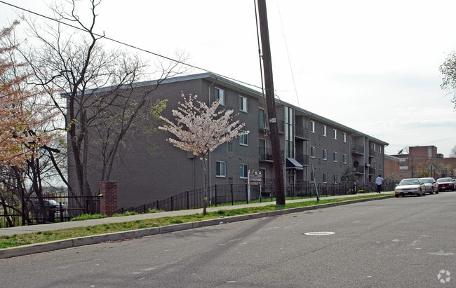 Building Photo - Magnolia Condominiums