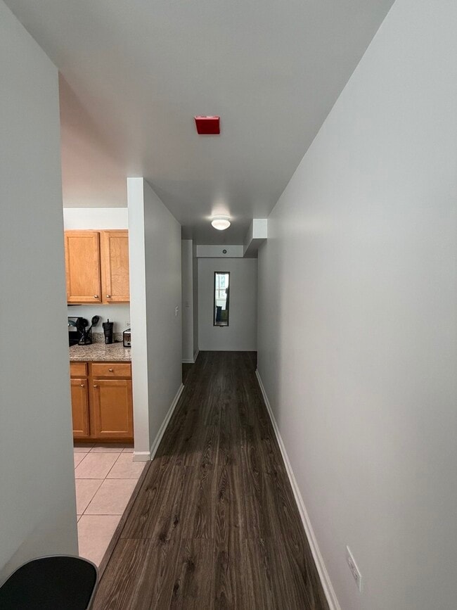 Building Photo - 345 N La Salle Dr