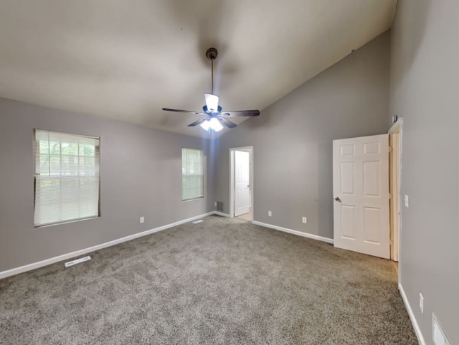 Building Photo - 2319 Sandspring Dr SW