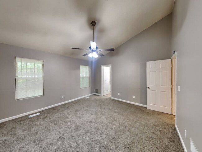 Foto del edificio - 2319 Sandspring Dr SW