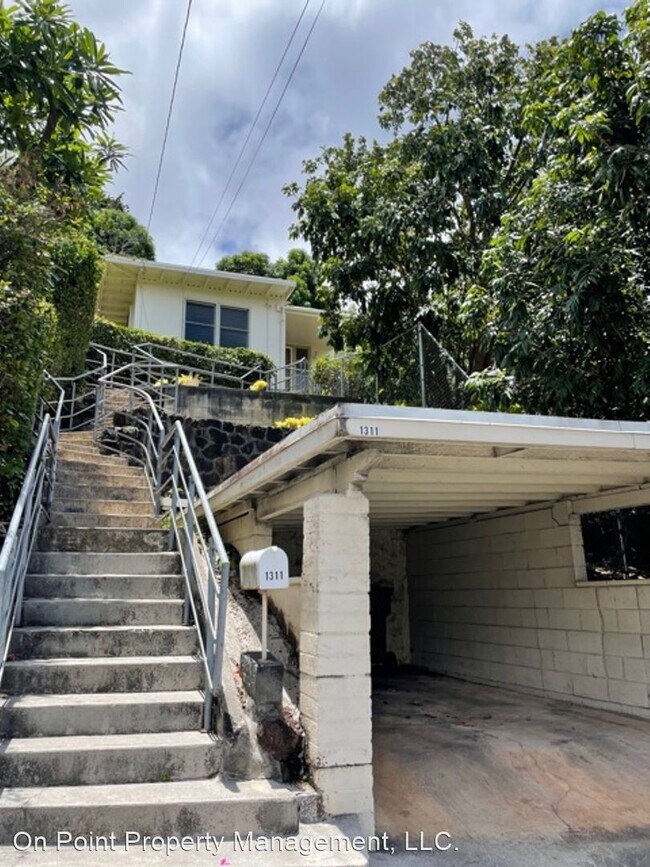 Building Photo - 2 br, 1 bath House - 1311 Mamalu St.