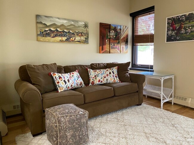 Building Photo - 103 Powe St