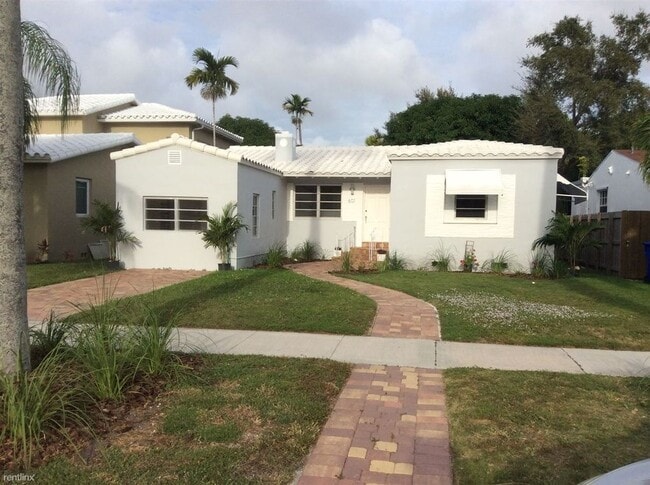 Front view of home - 601 SW 23rd Rd