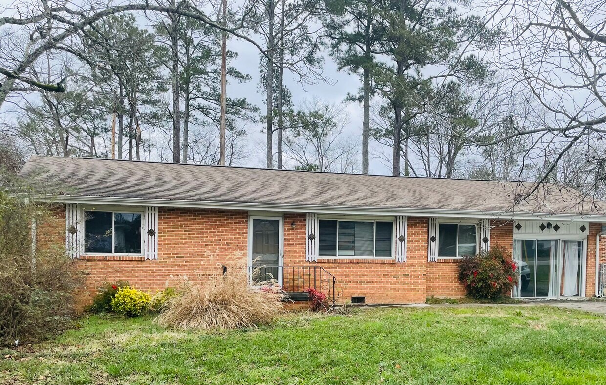 Primary Photo - 443 Steele Rd